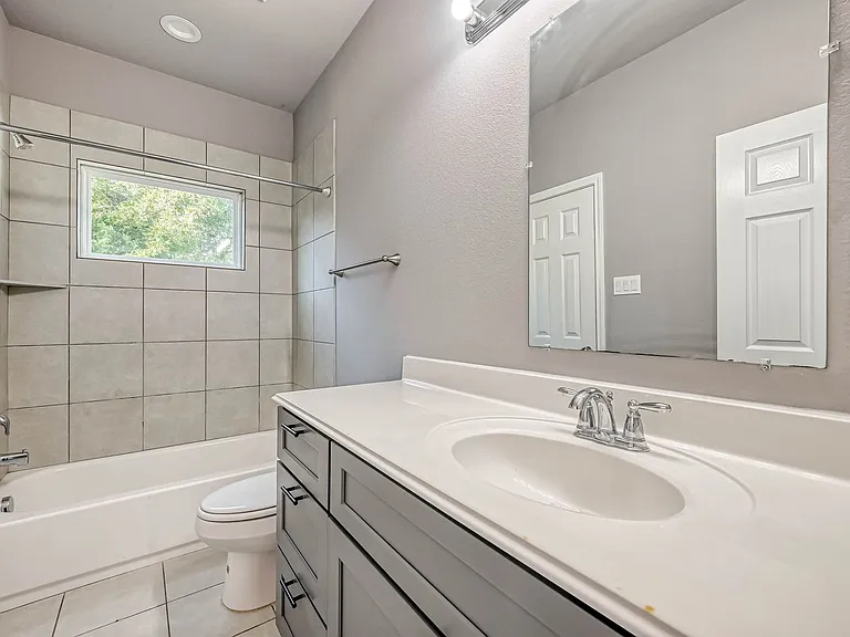 7903 Moonbeam St #B — Photo 9