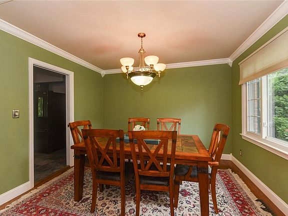 5th image of 7409 Parkdale Dr
