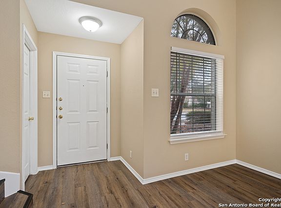 5th image of 5012 Crestwood Hill Dr