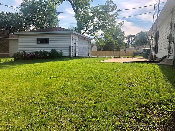 3rd image of 800 Westwood Ave