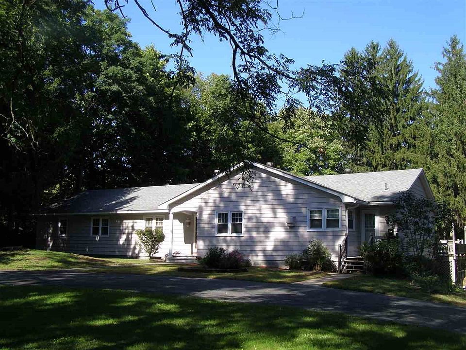 1st image of 135 Pinewoods Ave