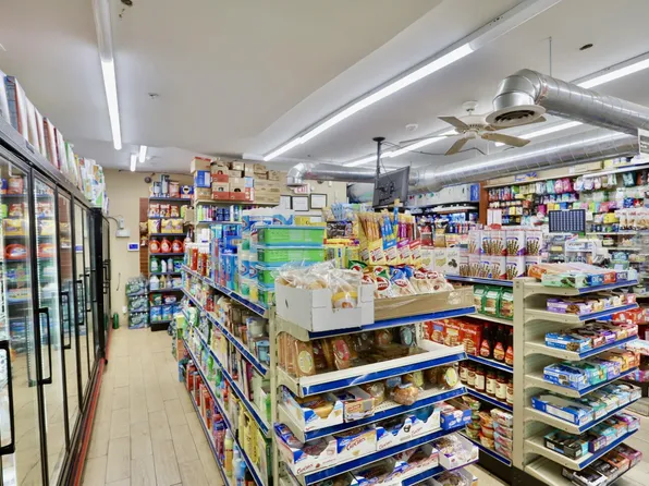 400 Jefferson Street image 4 of 12