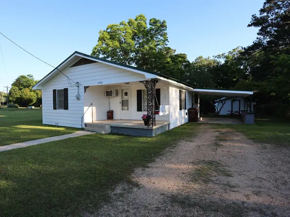 1702 W Pine St, Warren, AR 71671