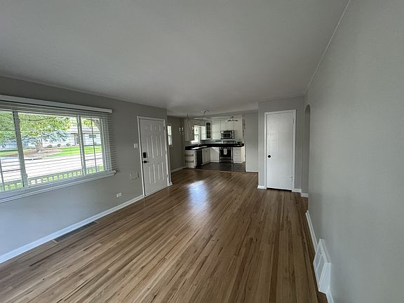 Living Room / Kitchen