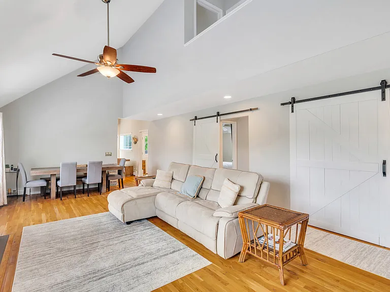 11 Georgia Pl — Photo 6