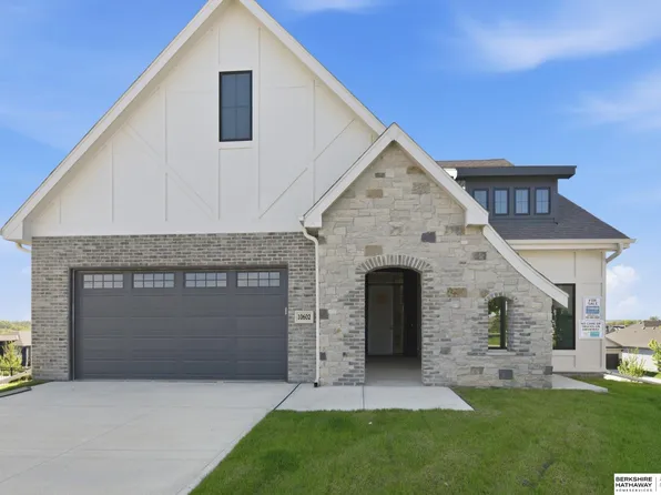 10602 126th Ct, Papillion, NE 68138