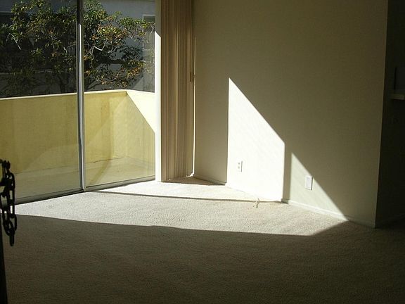 5th image of 1140 Rexford Dr APT 4