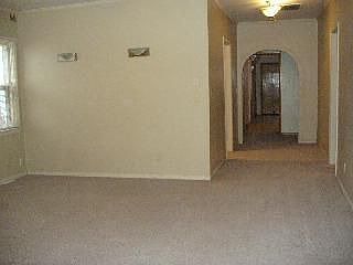 5th image of 615 N Oak St