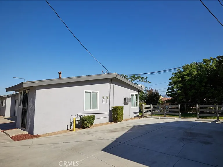 3644 Russell St — Photo 17