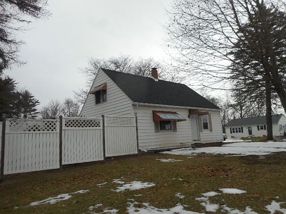 4th image of 323 Eisenhart Pl
