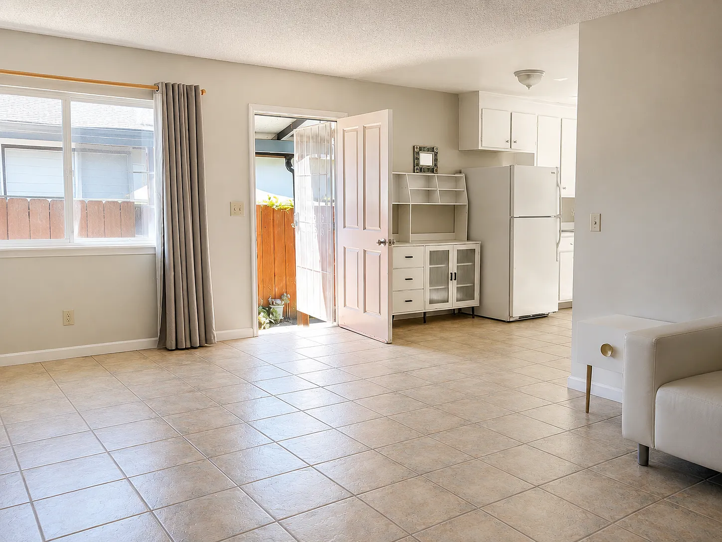 1818 Halterman Ave — Photo 2