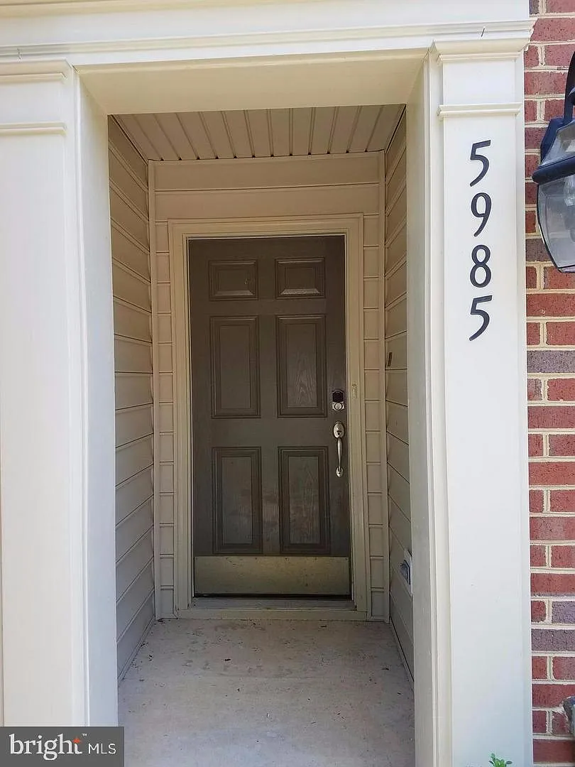 3 bed, 3.5 bath, 2330 sqft, $3,750 — Photo 4