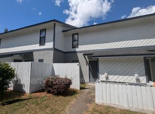 107 Gilbert St APT 4, Hinesville, GA 31313