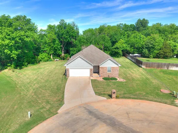 9896 Abington Cir, Edmond, OK 73025