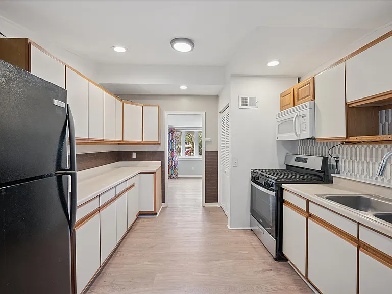 1278 Hugo St — Photo 8