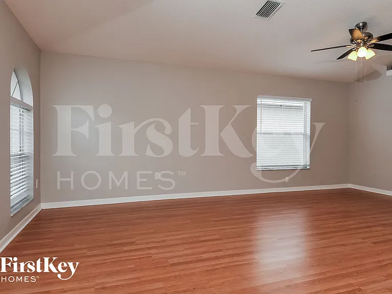 8129 Alamosa Wood Ave — Photo 2