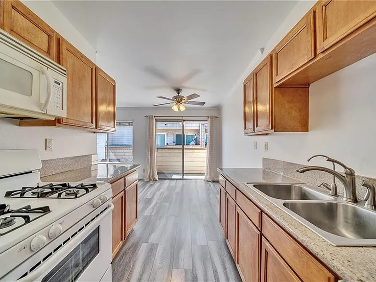 9900 Jordan Ave #62 — Photo 5