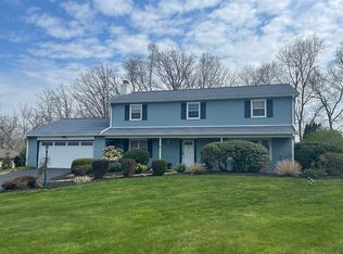 1532 McCormick Dr, Mechanicsburg, PA