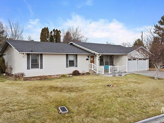 2nd image of 2685 9th Ave E