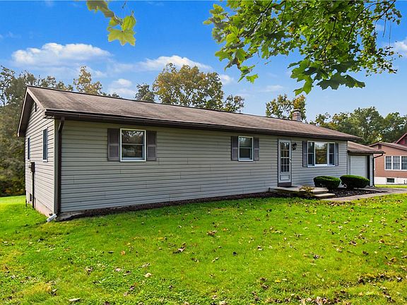 4th image of 1026 Hosensack Rd