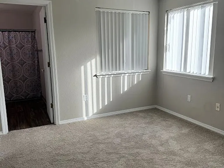 16920 SE Powell Blvd #18 — Photo 11
