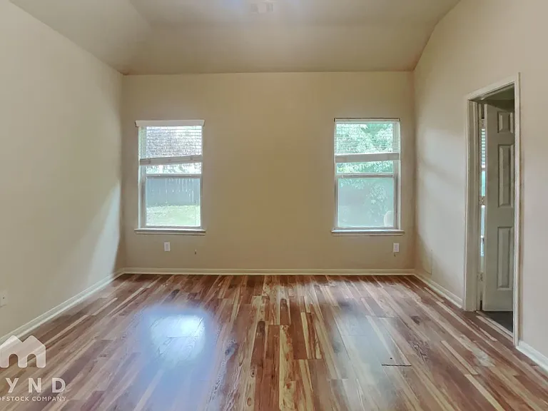 1411 Cameron Park Ln — Photo 10