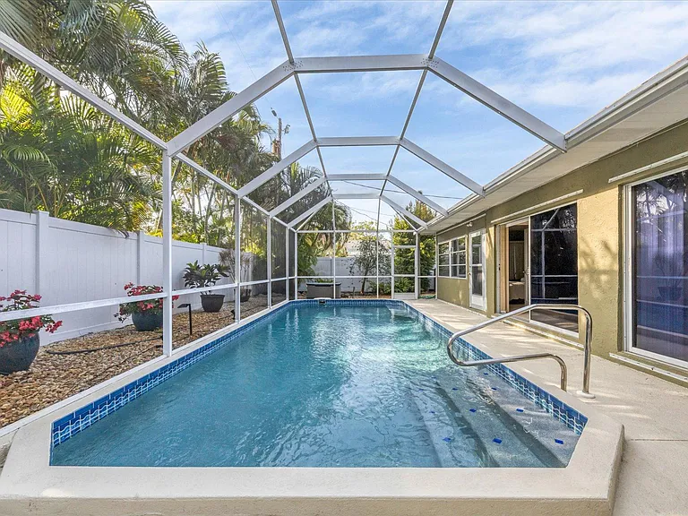 521 Beach Park Blvd — Photo 32