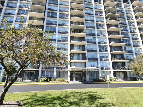 8809 W Golf Rd APT 9A, Niles, IL 60714