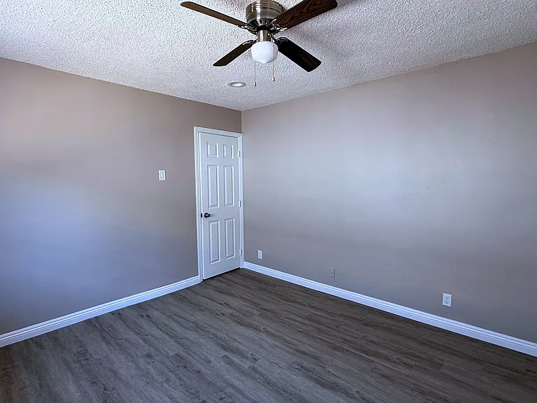 1542 Ricardo St #A — Photo 15