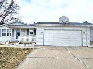 418 S Midpark Dr, Appleton, WI 54915