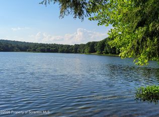 865 E Avery Station Rd, Tunkhannock, PA 18657