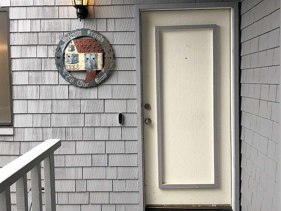 1st image of 15 Quail Hill Ln