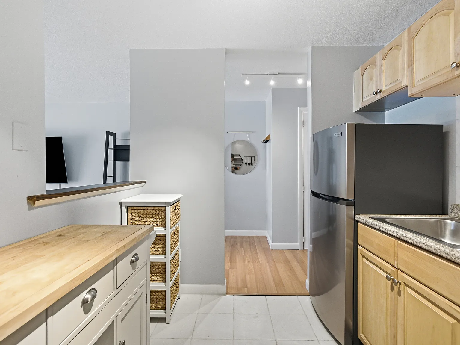 Studio, 440 sqft, $2,250 — Photo 2