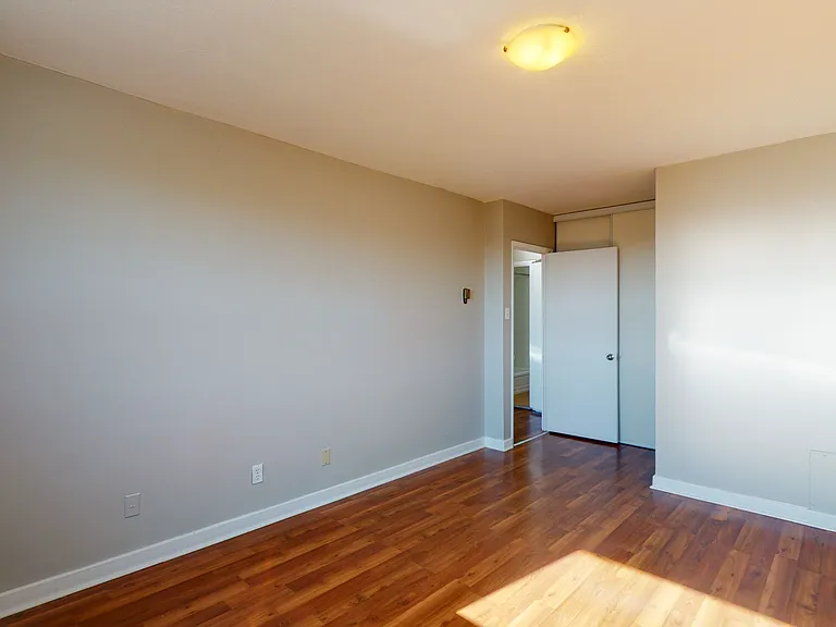 335 Cooper St — Photo 40