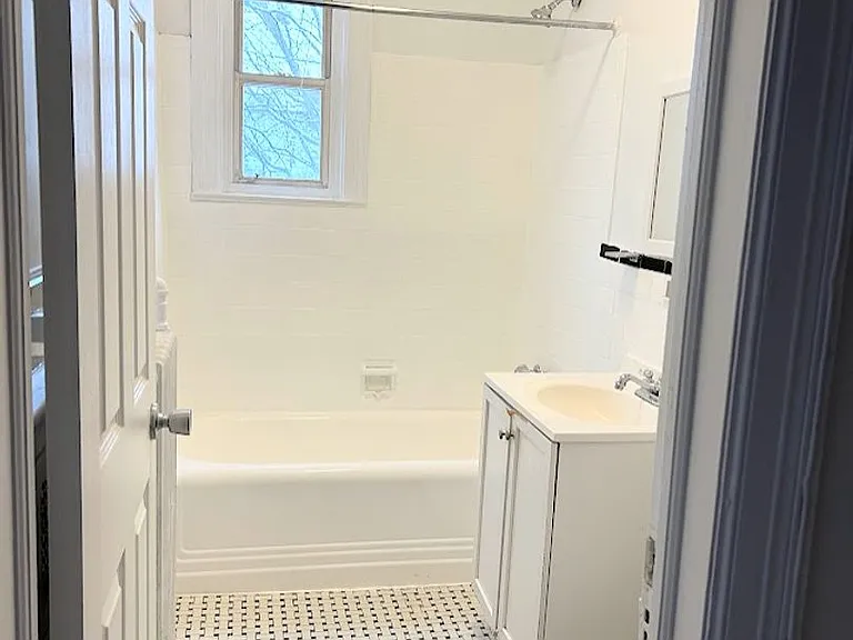 501 Peabody St NW — Photo 5