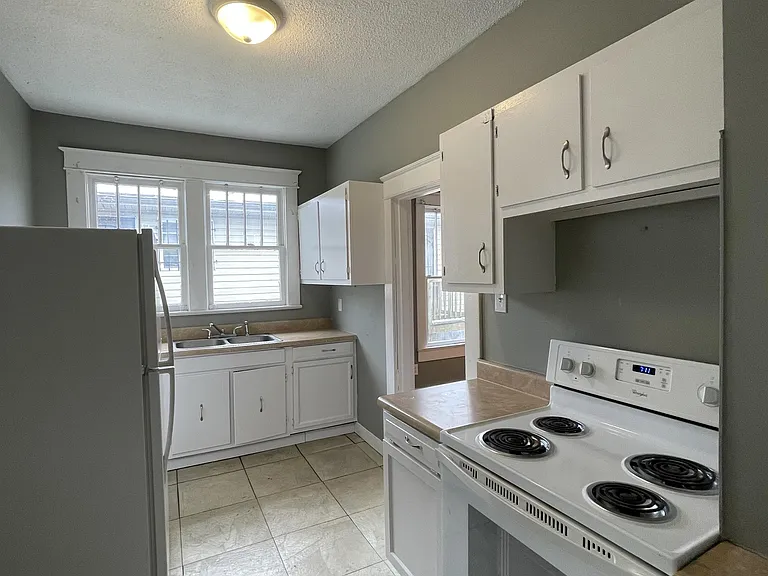 1818 Dodds Ave — Photo 8