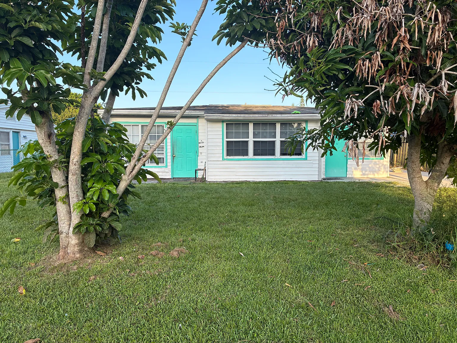 3 bed, 1200 sqft, $1,800 — Photo 2