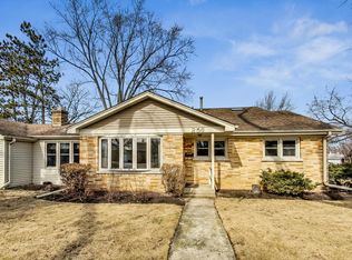 256 Dalton Ave, Mundelein, IL