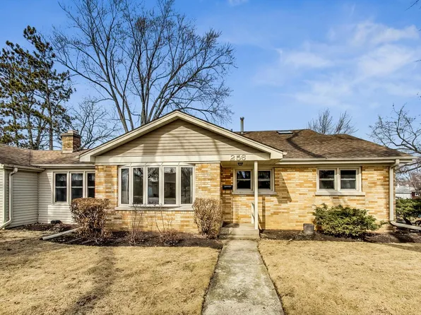 256 Dalton Ave, Mundelein, IL 60060