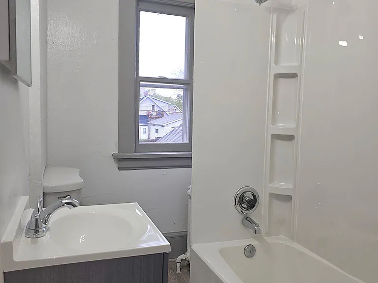 3912 Sheridan Rd #2 — Photo 7