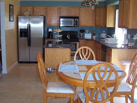 Kitchen & Breakfast Nook