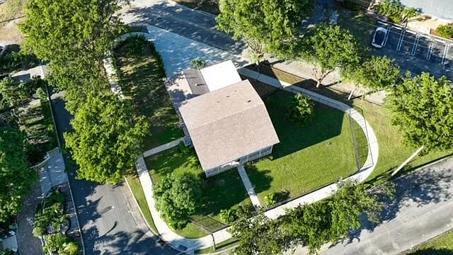 2233 Dock St — Photo 38