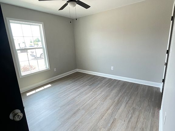 2nd image of 3232 Pleasant Valley Cir