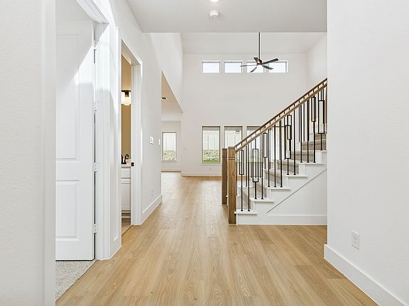 2nd image of 4720 Bishop St