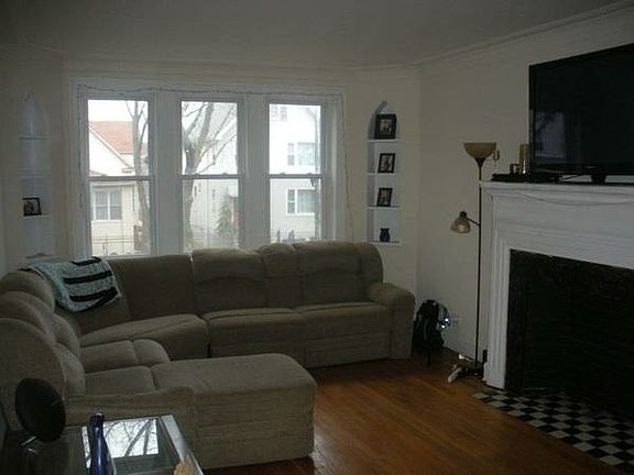 4th image of 1735 W Pratt Blvd APT 1