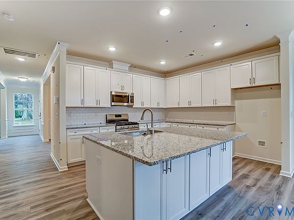 3rd image of 2489 Flora Blvd