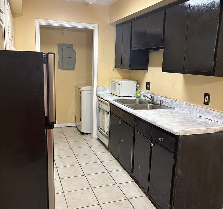 1st image of 3035 Oneal Ln