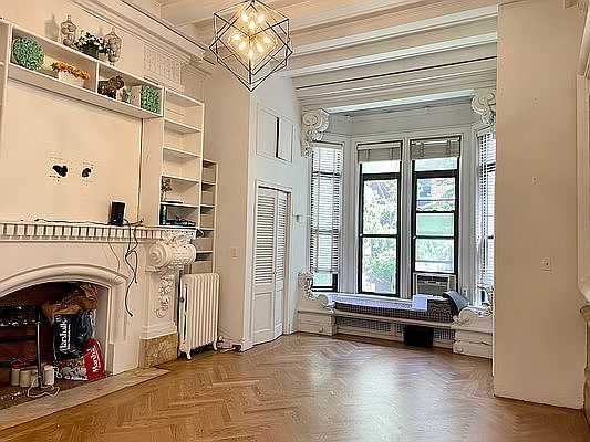 4th image of 313 W 75th St APT 2
