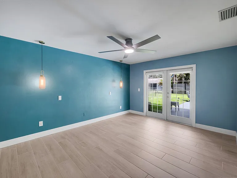 2212 SE 7th St — Photo 18
