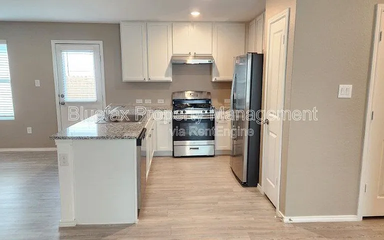 13869 Llama Pl — Photo 8